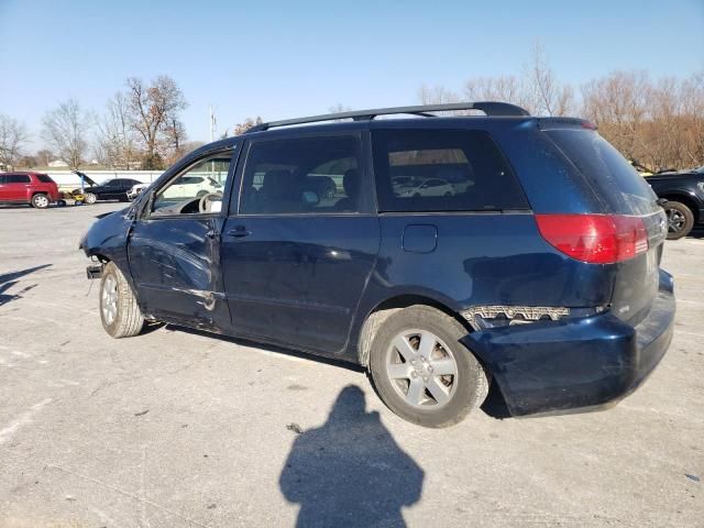 2005 Toyota Sienna XLE