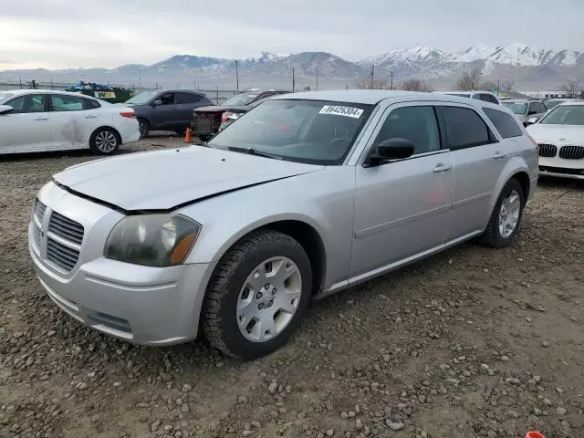 2006 Dodge Magnum SE