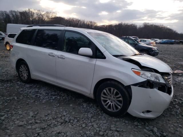 2015 Toyota Sienna XLE