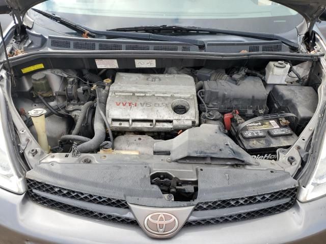 2004 Toyota Sienna CE