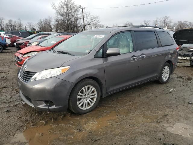 2013 Toyota Sienna XLE