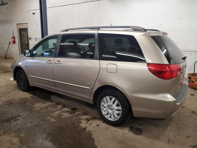 2004 Toyota Sienna CE