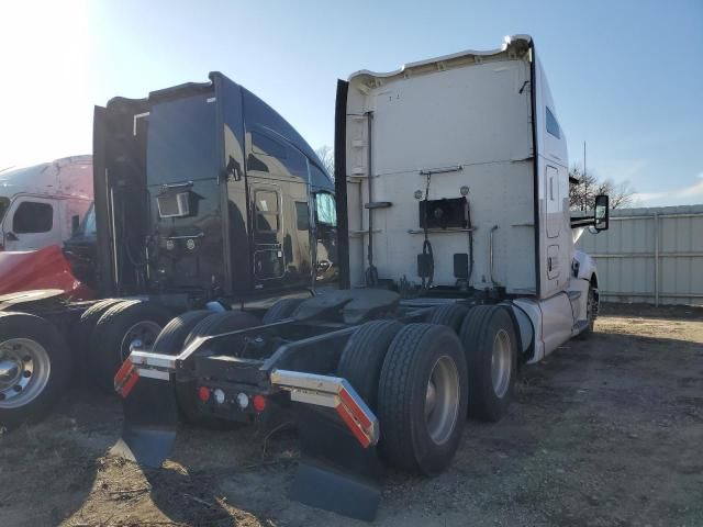 2014 Kenworth Construction T680