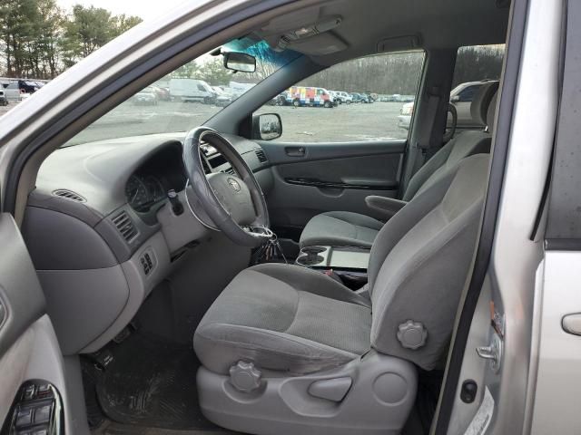 2004 Toyota Sienna CE