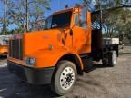 2005 Peterbilt 330