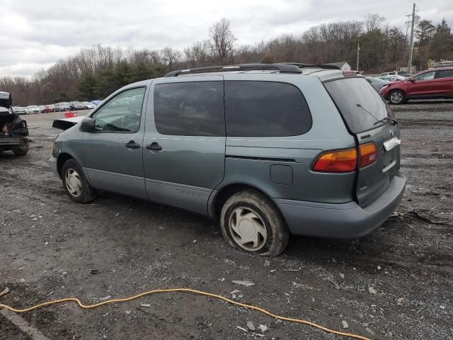 1998 Toyota Sienna LE