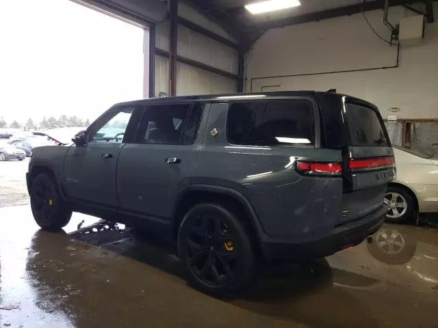 2025 Rivian R1S Premium