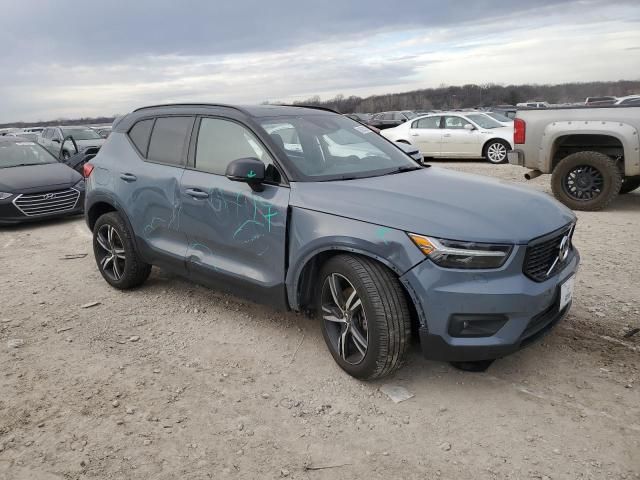 2022 Volvo XC40 T5 R-Design