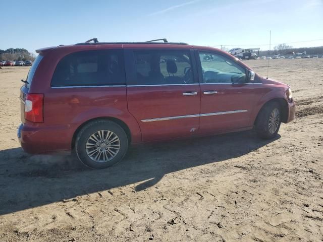 2013 Chrysler Town & Country Touring L