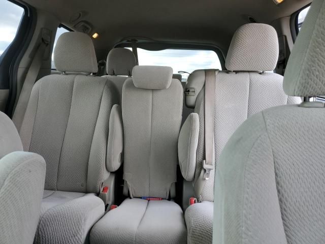 2011 Toyota Sienna LE