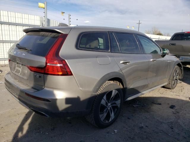 2021 Volvo V60 Cross Country T5 Momentum