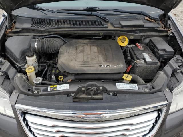 2015 Chrysler Town & Country Touring L