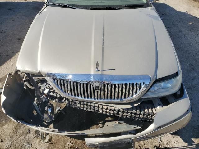 2005 Lincoln Town Car Signature Limited