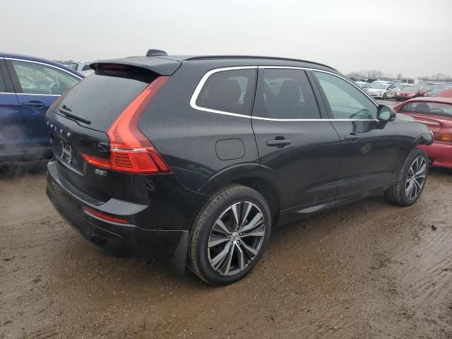 2022 Volvo XC60 B5 Momentum