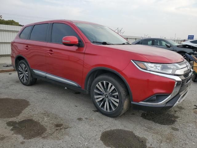 2020 Mitsubishi Outlander SE