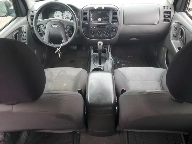 2005 Ford Escape XLS