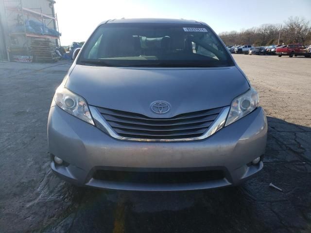 2016 Toyota Sienna XLE