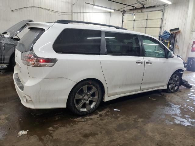 2014 Toyota Sienna Sport