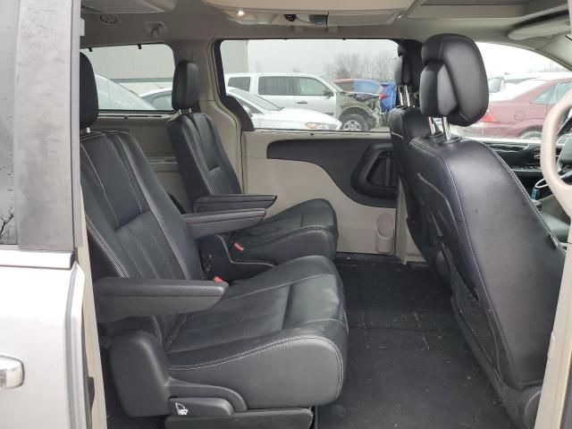 2015 Chrysler Town & Country Touring L