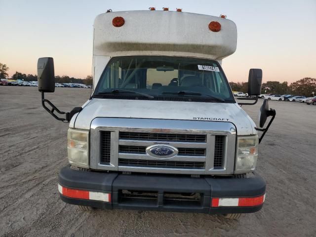 2011 Ford Econoline E350 Super Duty Cutaway Van