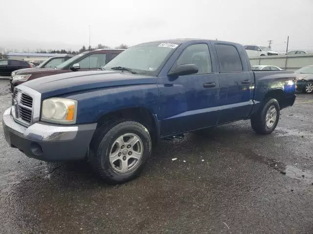 2005 Dodge Dakota Quad SLT