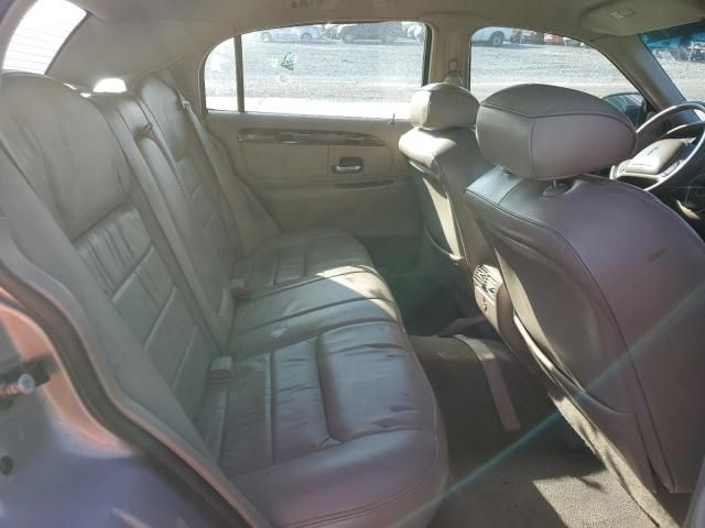 2000 Lincoln Town Car Executive