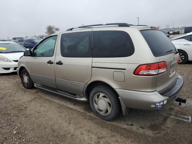 2002 Toyota Sienna LE