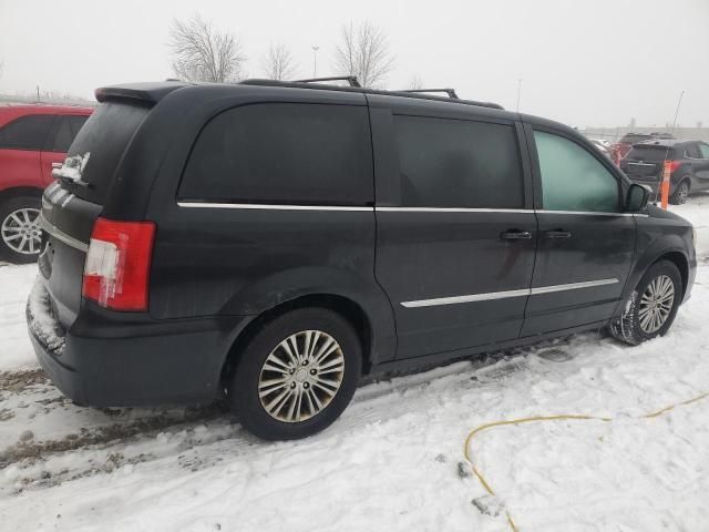 2015 Chrysler Town & Country Touring L