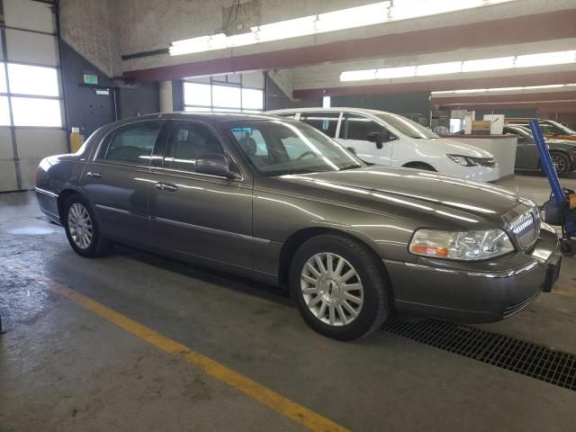 2003 Lincoln Town Car Signature