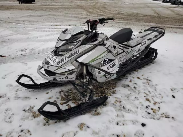 2019 Skidoo Summit SP