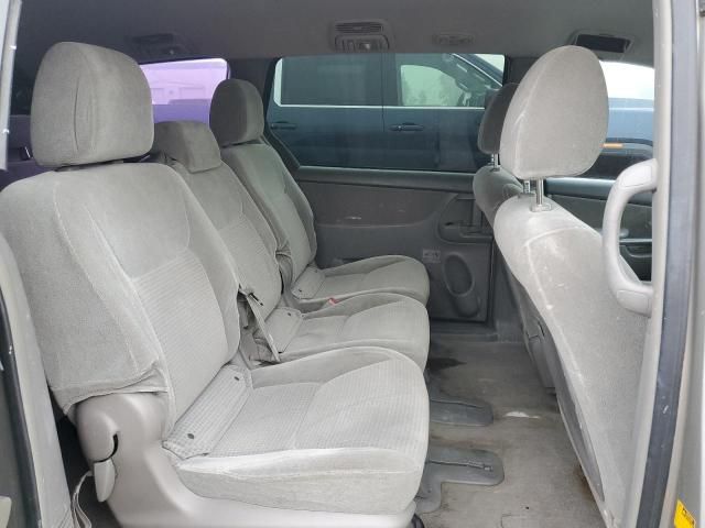 2009 Toyota Sienna CE