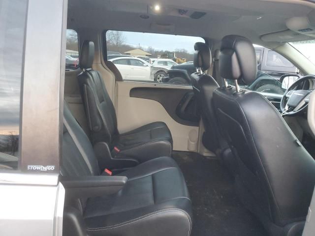 2014 Chrysler Town & Country Touring L