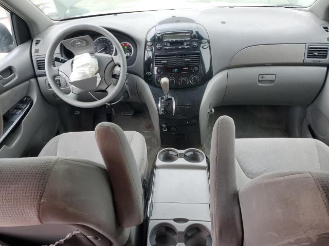 2005 Toyota Sienna CE