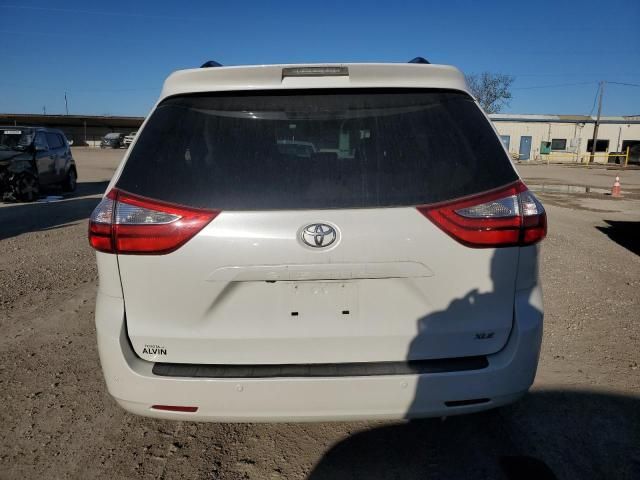 2017 Toyota Sienna XLE