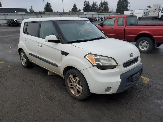 2010 KIA Soul +