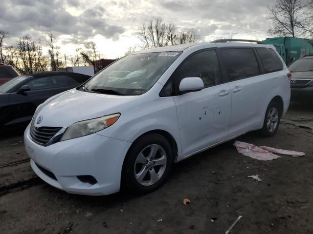 2013 Toyota Sienna LE