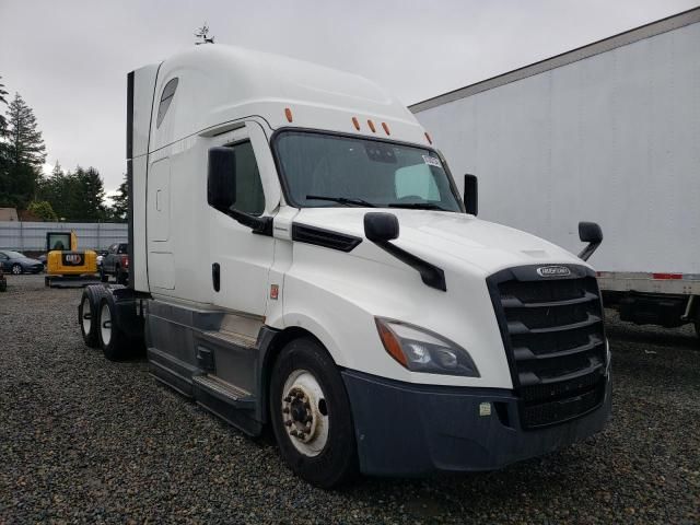 2020 Freightliner Cascadia 126