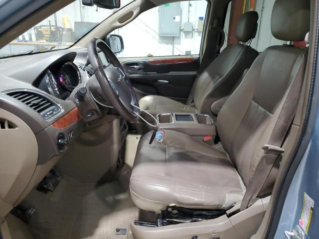 2013 Chrysler Town & Country Touring L