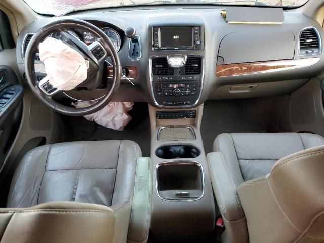 2011 Chrysler Town & Country Limited