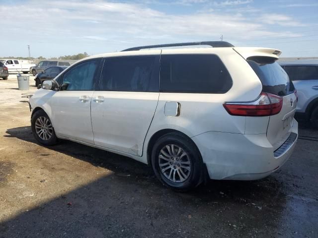 2017 Toyota Sienna XLE