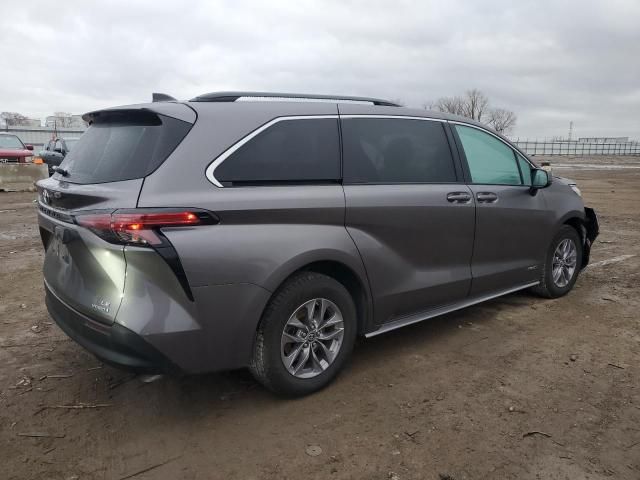 2021 Toyota Sienna LE