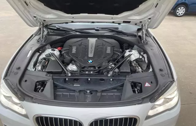 2014 BMW 750 XI