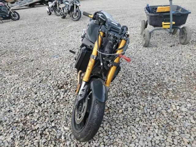 2011 Yamaha FZ8 N