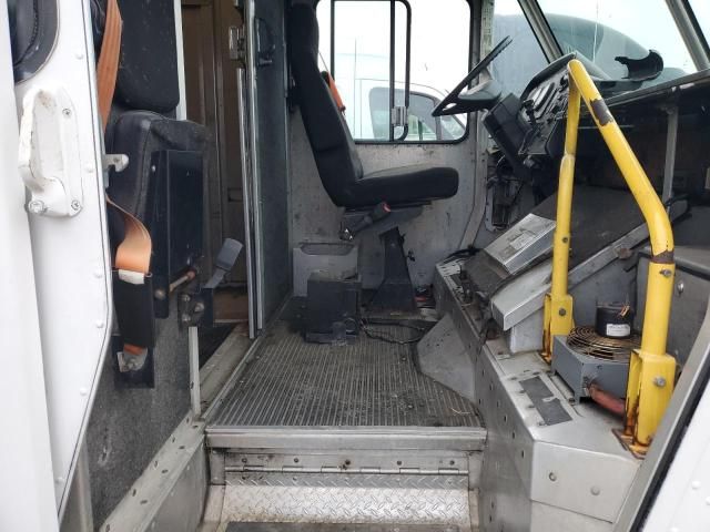 2006 Freightliner Chassis M Line WALK-IN Van