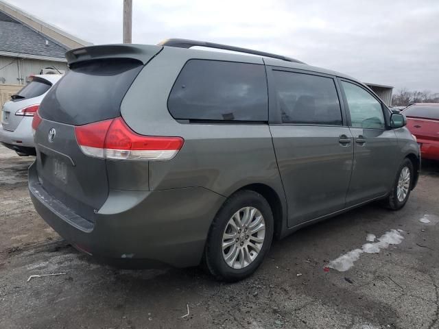 2011 Toyota Sienna XLE