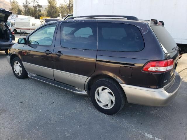 2002 Toyota Sienna LE