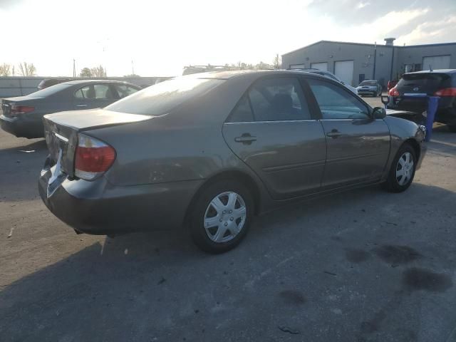 2005 Toyota Camry LE