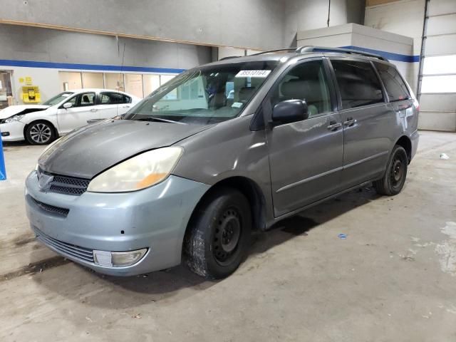 2004 Toyota Sienna CE