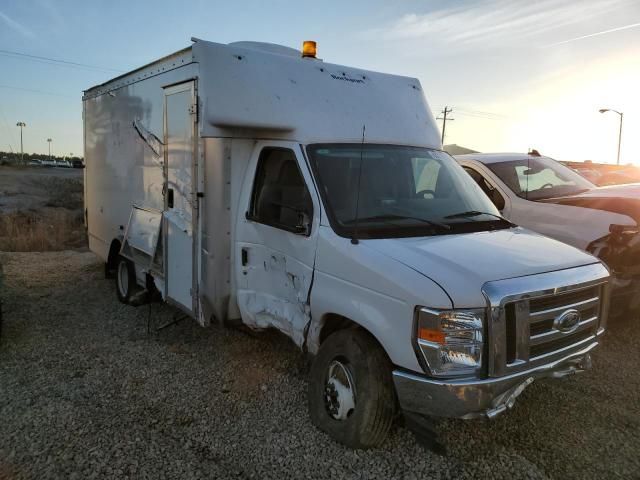 2024 Ford Econoline E450 Super Duty Cutaway Van