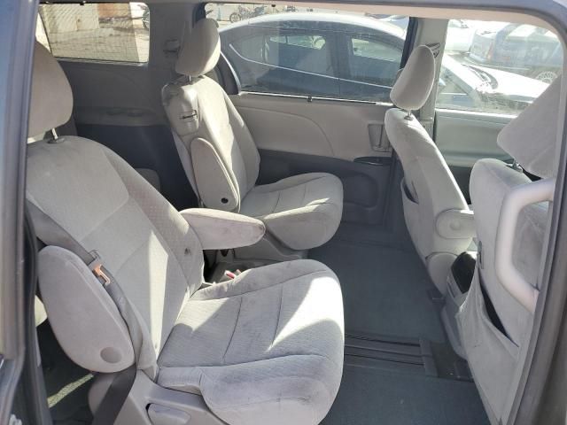 2017 Toyota Sienna LE